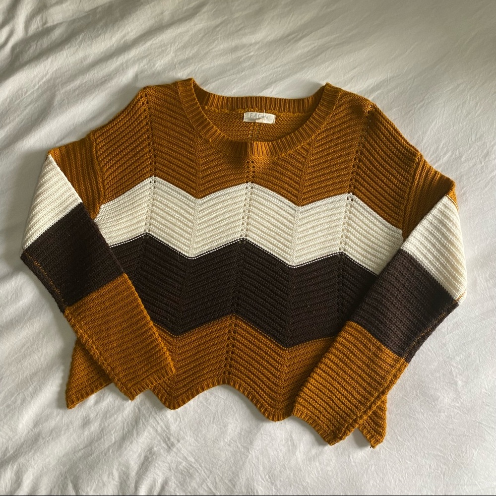 Full Circle Trends Scalloped Hem Chevron sweater